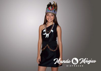 EC.OM.15 Oriente Mujer con corona de plumas T6-M