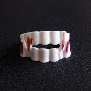 Dientes de vampiro