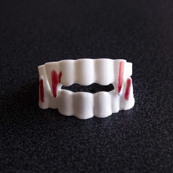 Dientes de vampiro