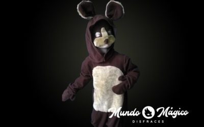 Oso con gorra y careta