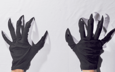 Guantes negros con uñas de escarcha negra