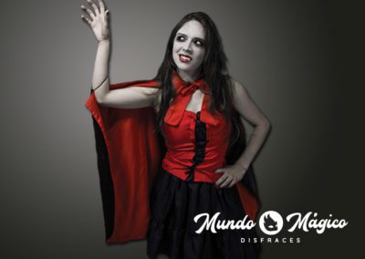 Vampiresa falda y blusa negro y rojo