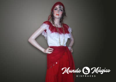 Gitana roja con blanco