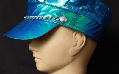 Gorra brillante color turquesa